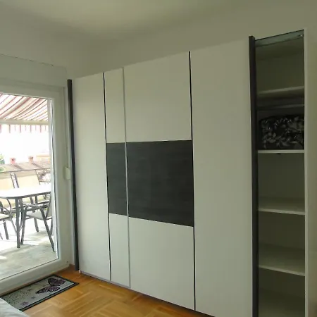 Apartament Ella,
