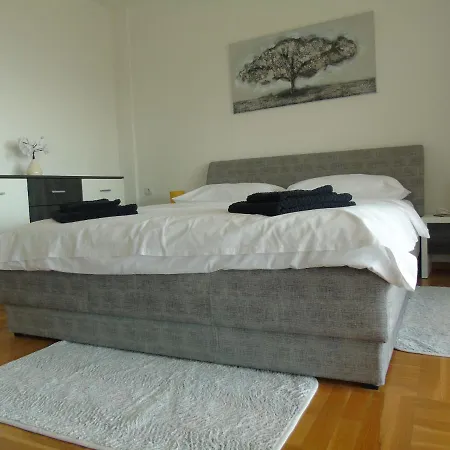 Apartament Ella,